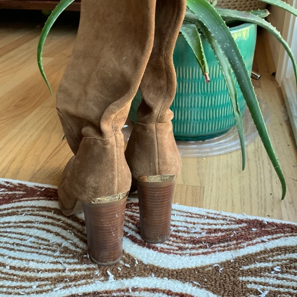 Michael Kors Gently Worn Knee-High Heeled boots. - Picture 4 of 7